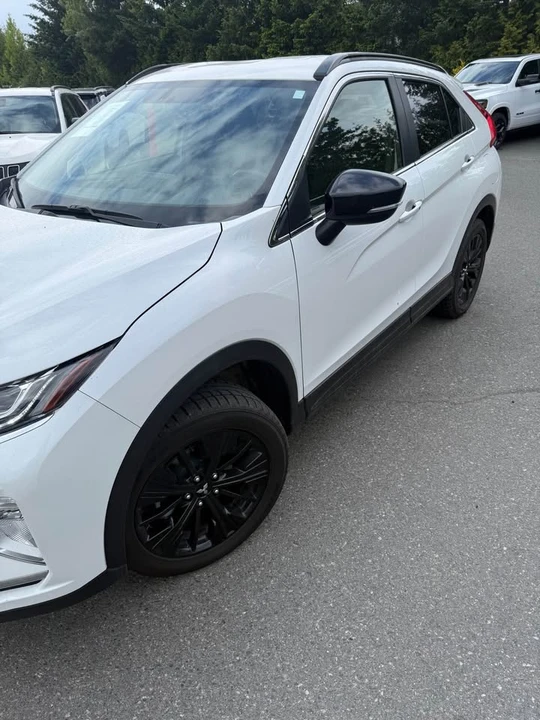 2020 Mitsubishi Eclipse Cross - Image 2 of 4