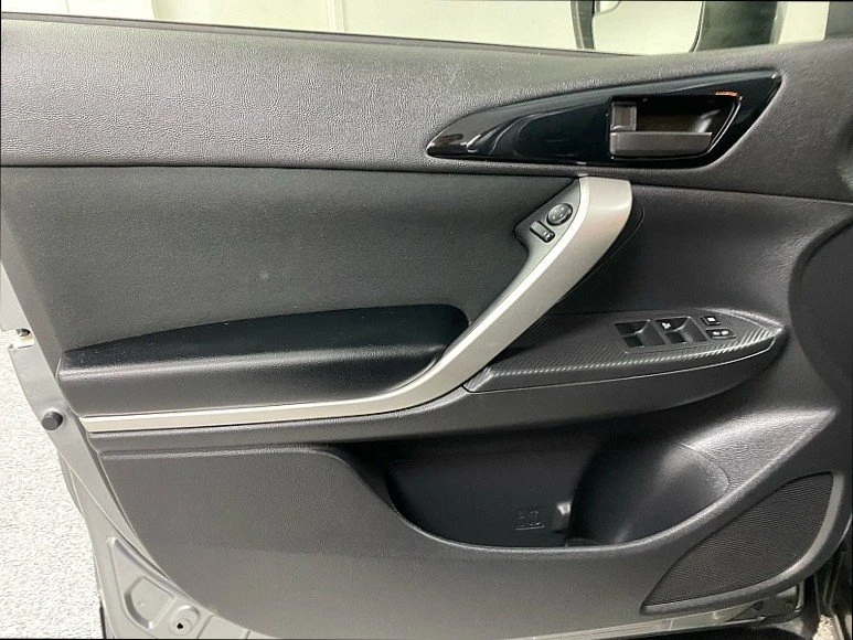 2020 Mitsubishi Eclipse Cross - Image 9 of 11