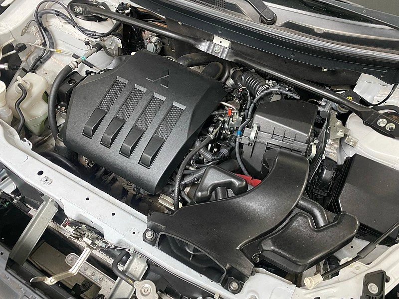 2020 Mitsubishi Eclipse Cross - Image 14 of 19
