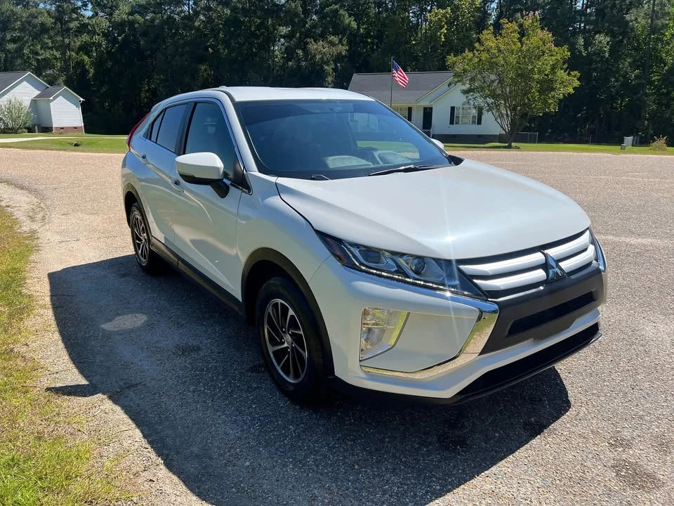 2020 Mitsubishi Eclipse Cross - Image 3 of 17