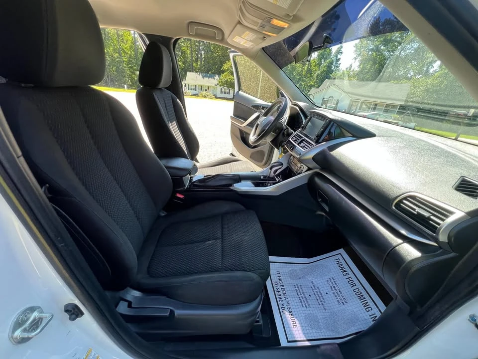 2020 Mitsubishi Eclipse Cross - Image 16 of 17