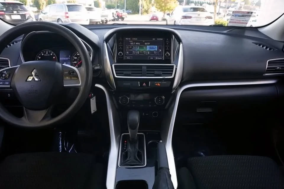2020 Mitsubishi Eclipse Cross - Image 4 of 10