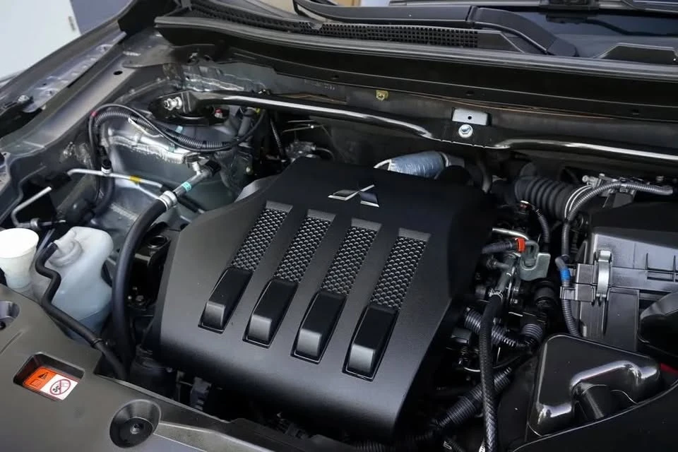 2020 Mitsubishi Eclipse Cross - Image 9 of 10