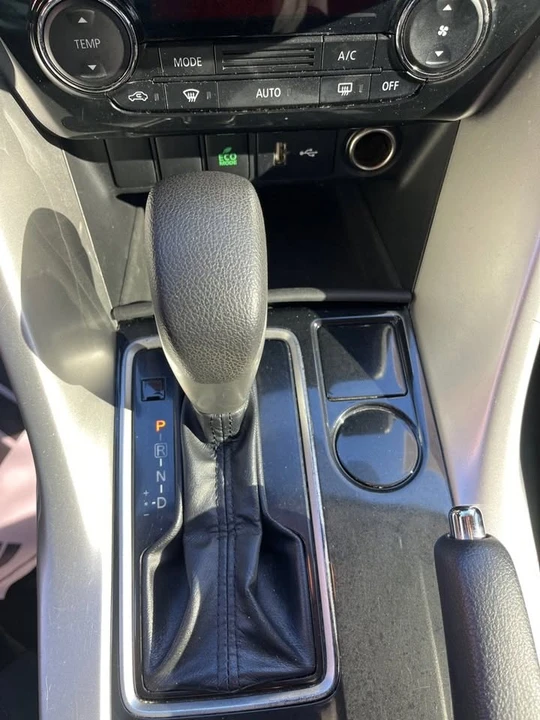 2020 Mitsubishi Eclipse Cross - Image 10 of 14