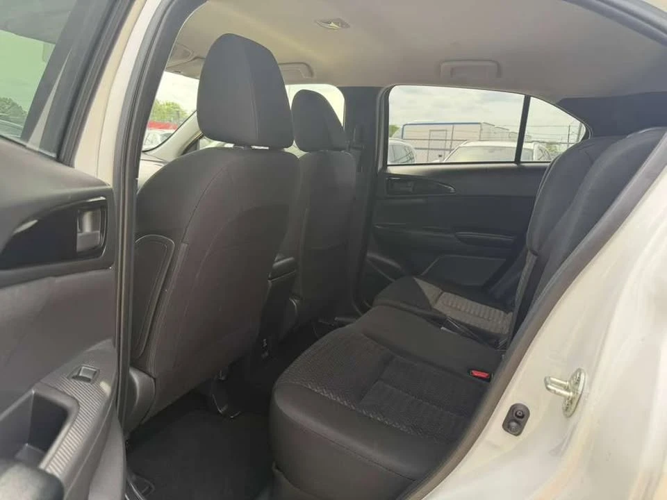 2020 Mitsubishi Eclipse Cross - Image 10 of 12