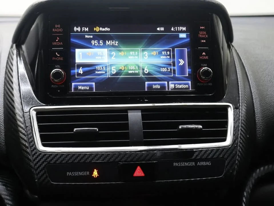 2020 Mitsubishi Eclipse Cross - Image 17 of 20
