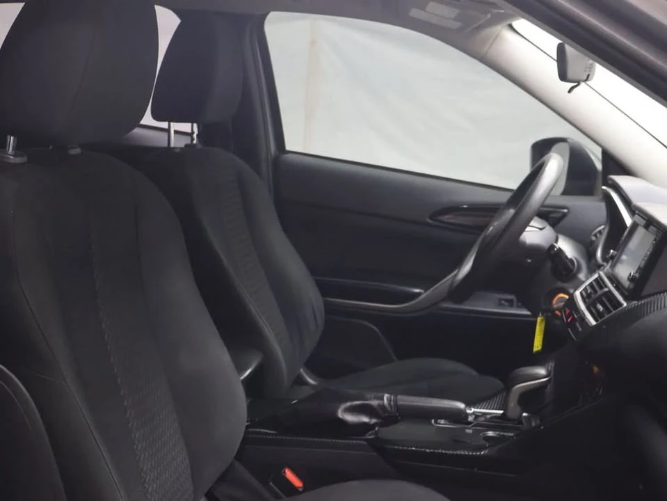 2020 Mitsubishi Eclipse Cross - Image 9 of 20