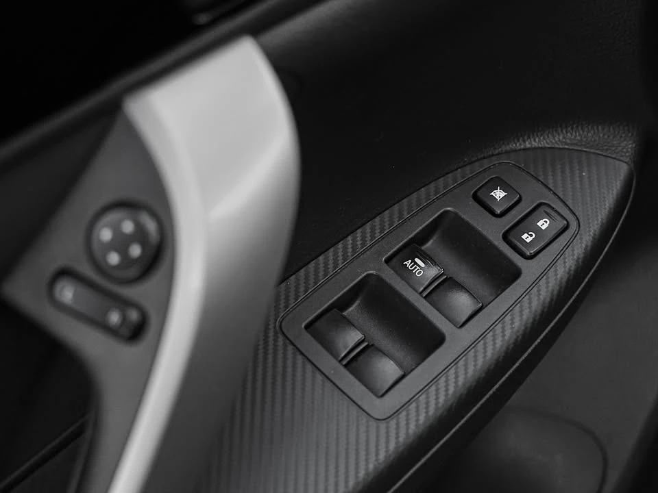 2020 Mitsubishi Eclipse Cross - Image 10 of 19