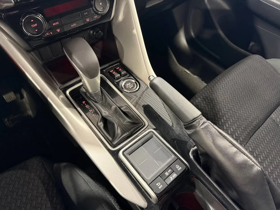 2020 Mitsubishi Eclipse Cross - Image 11 of 20