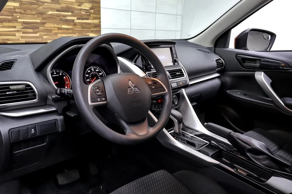 2020 Mitsubishi Eclipse Cross - Image 9 of 20