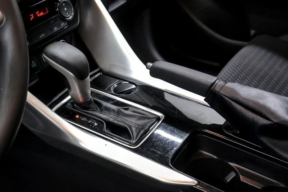 2020 Mitsubishi Eclipse Cross - Image 16 of 20