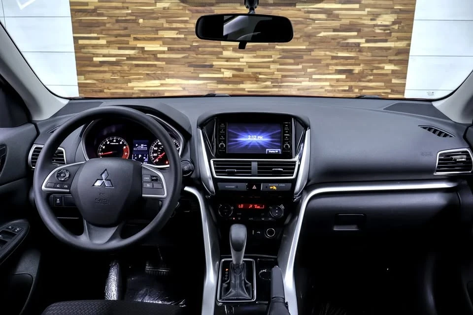 2020 Mitsubishi Eclipse Cross - Image 10 of 20