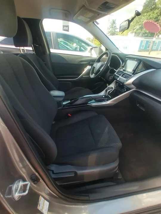 2020 Mitsubishi Eclipse Cross - Image 5 of 10