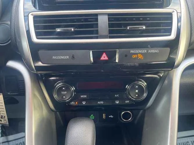 2020 Mitsubishi Eclipse Cross - Image 9 of 18