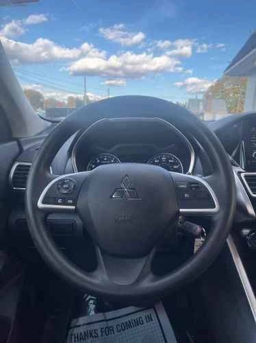 2020 Mitsubishi Eclipse Cross - Image 8 of 18