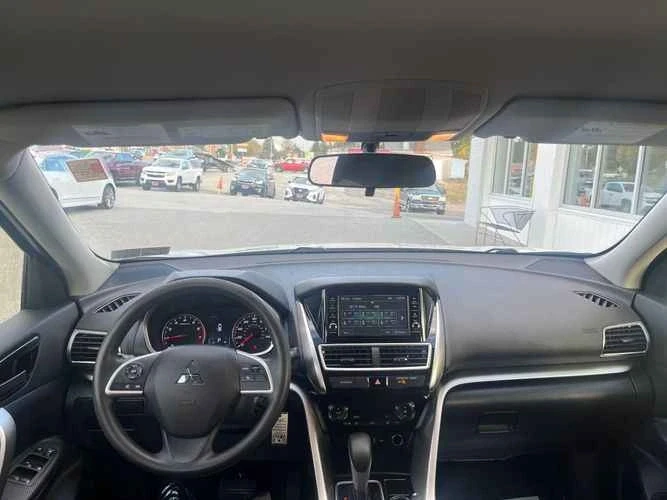 2020 Mitsubishi Eclipse Cross - Image 5 of 18