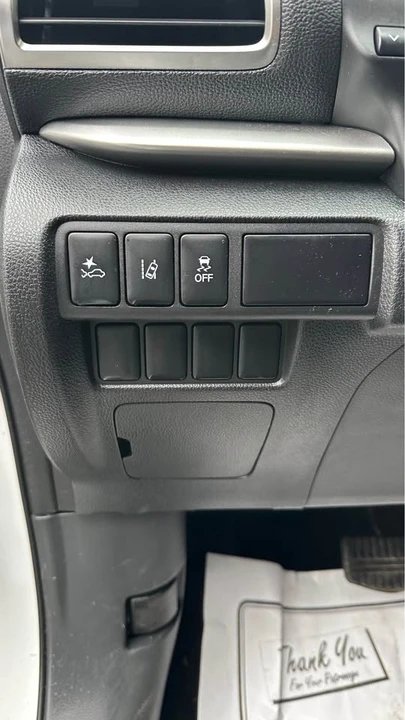 2020 Mitsubishi Eclipse Cross - Image 8 of 15