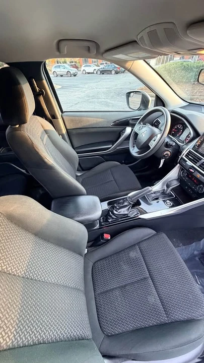 2020 Mitsubishi Eclipse Cross - Image 8 of 12