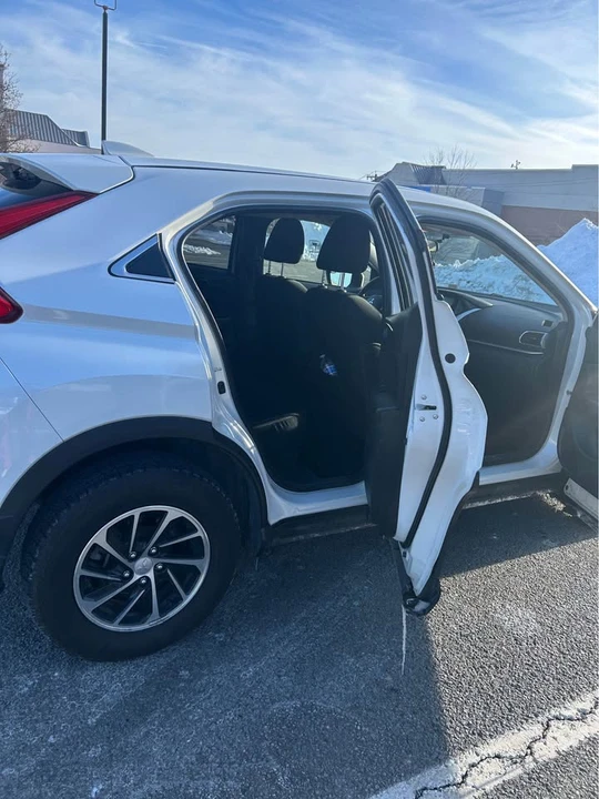 2020 Mitsubishi Eclipse Cross - Image 5 of 10