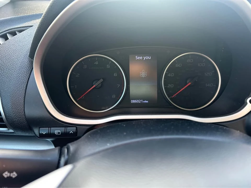 2020 Mitsubishi Eclipse Cross - Image 9 of 10