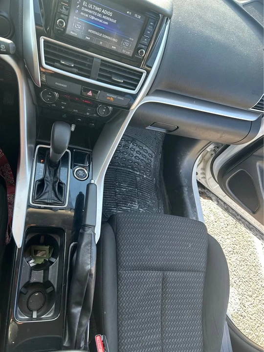 2020 Mitsubishi Eclipse Cross - Image 8 of 10