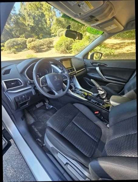 2020 Mitsubishi Eclipse Cross - Image 11 of 20
