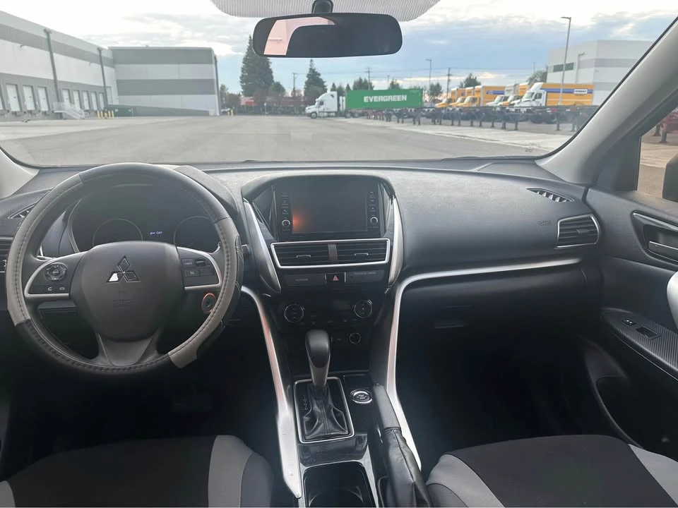 2020 Mitsubishi Eclipse Cross - Image 9 of 13