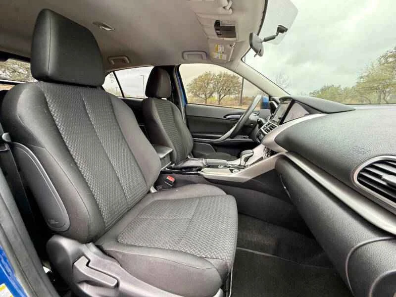 2020 Mitsubishi Eclipse Cross - Image 10 of 15