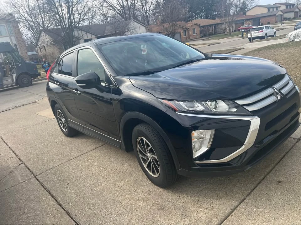2020 Mitsubishi Eclipse Cross - Image 2 of 9