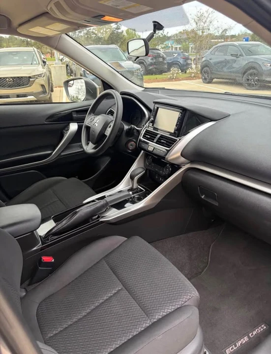 2020 Mitsubishi Eclipse Cross - Image 9 of 18