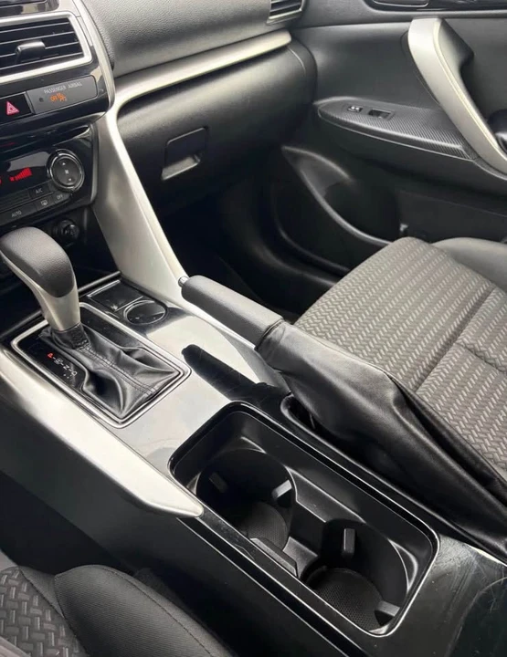 2020 Mitsubishi Eclipse Cross - Image 17 of 18