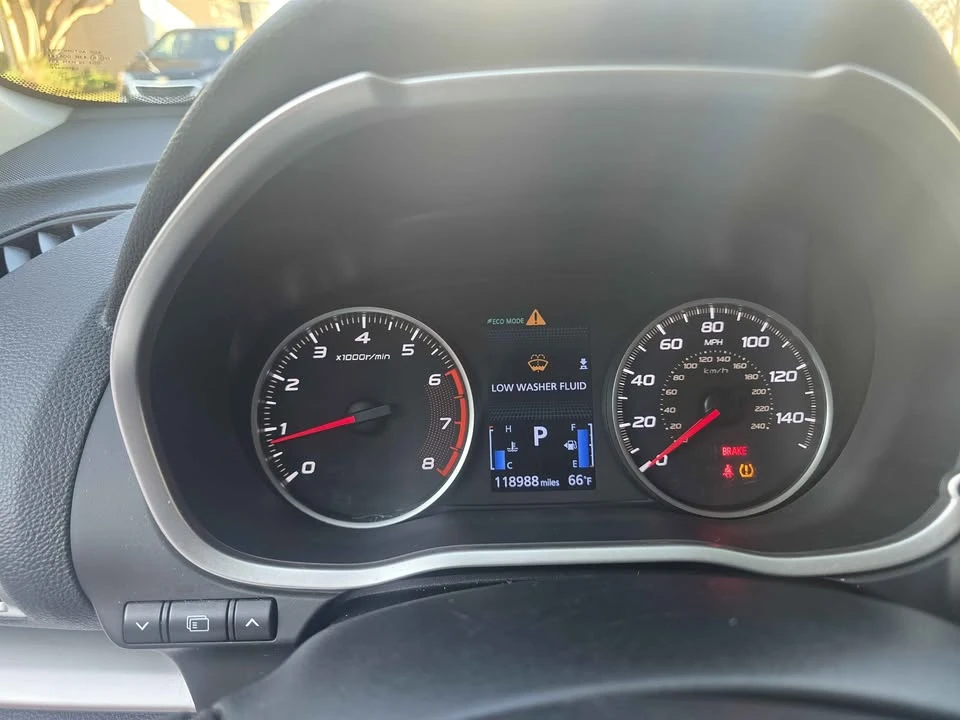 2020 Mitsubishi Eclipse Cross - Image 4 of 8