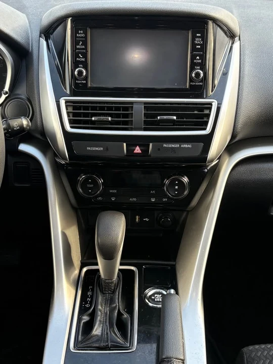 2020 Mitsubishi Eclipse Cross - Image 7 of 15