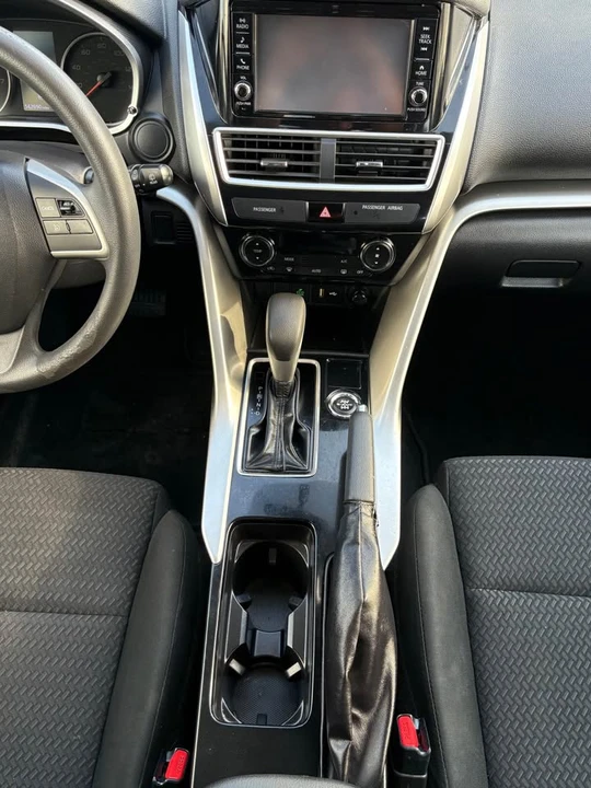 2020 Mitsubishi Eclipse Cross - Image 8 of 15
