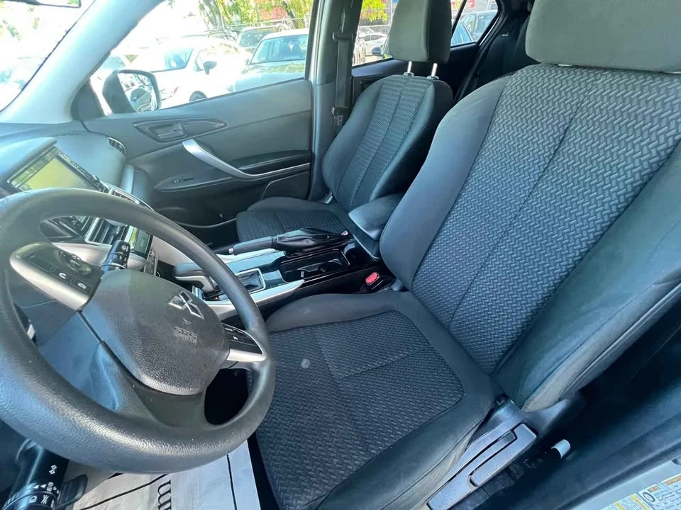2020 Mitsubishi Eclipse Cross - Image 9 of 16