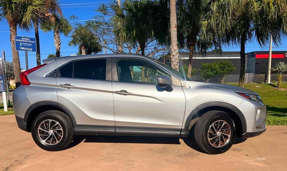 2020 Mitsubishi Eclipse Cross - Image 4 of 15