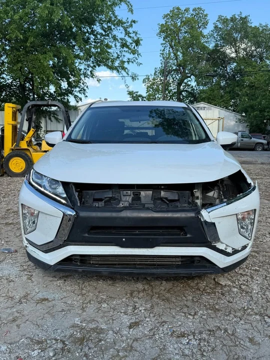 2020 Mitsubishi Eclipse Cross - Image 2 of 8