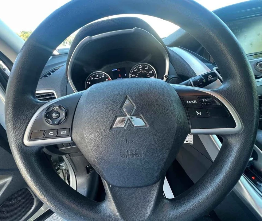 2020 Mitsubishi Eclipse Cross - Image 7 of 15