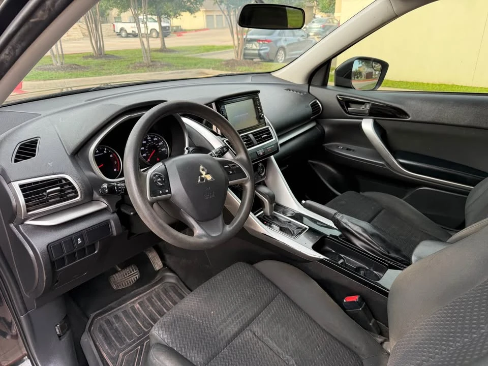 2020 Mitsubishi Eclipse Cross - Image 9 of 16