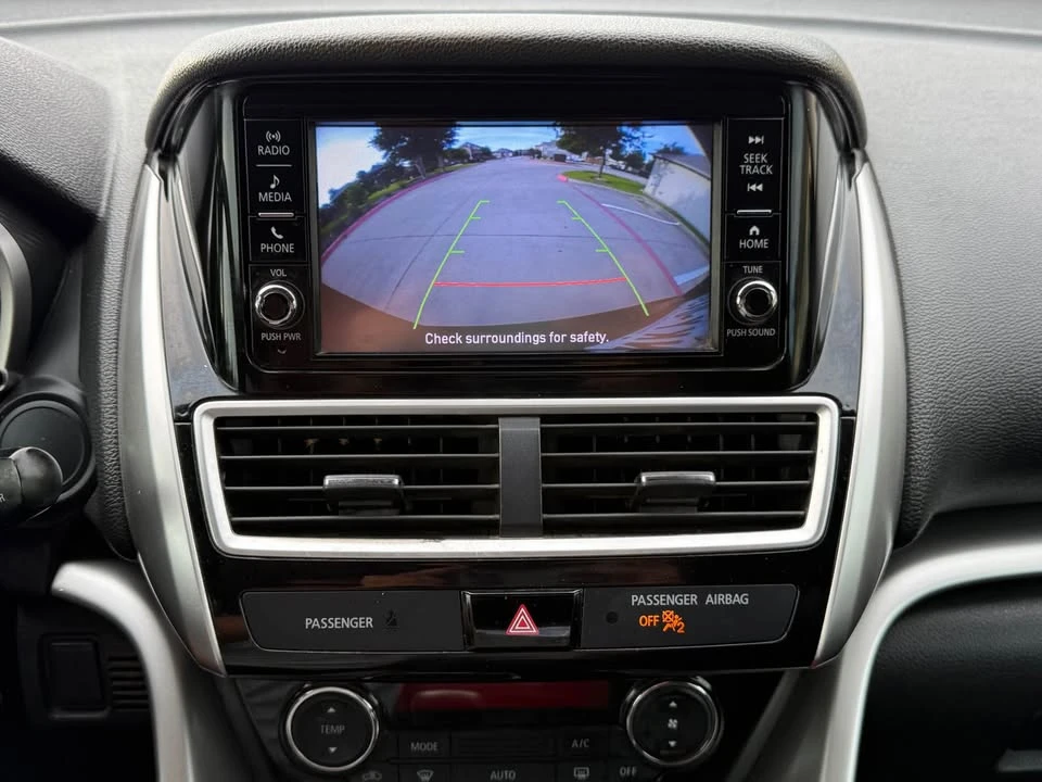 2020 Mitsubishi Eclipse Cross - Image 11 of 16