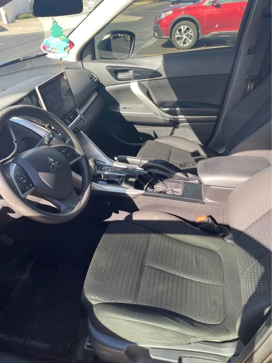 2020 Mitsubishi Eclipse Cross - Image 8 of 10