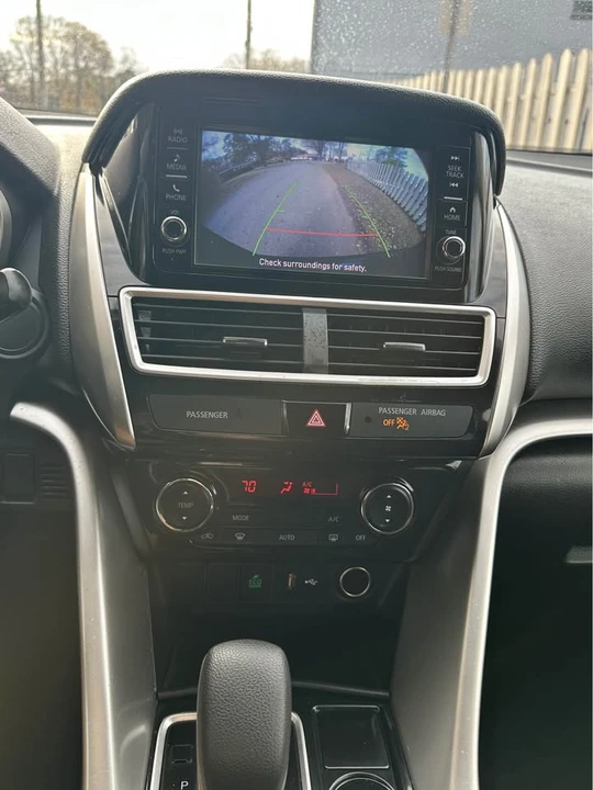 2020 Mitsubishi Eclipse Cross - Image 10 of 15