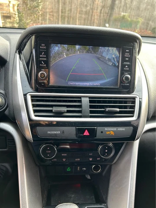 2020 Mitsubishi Eclipse Cross - Image 9 of 12