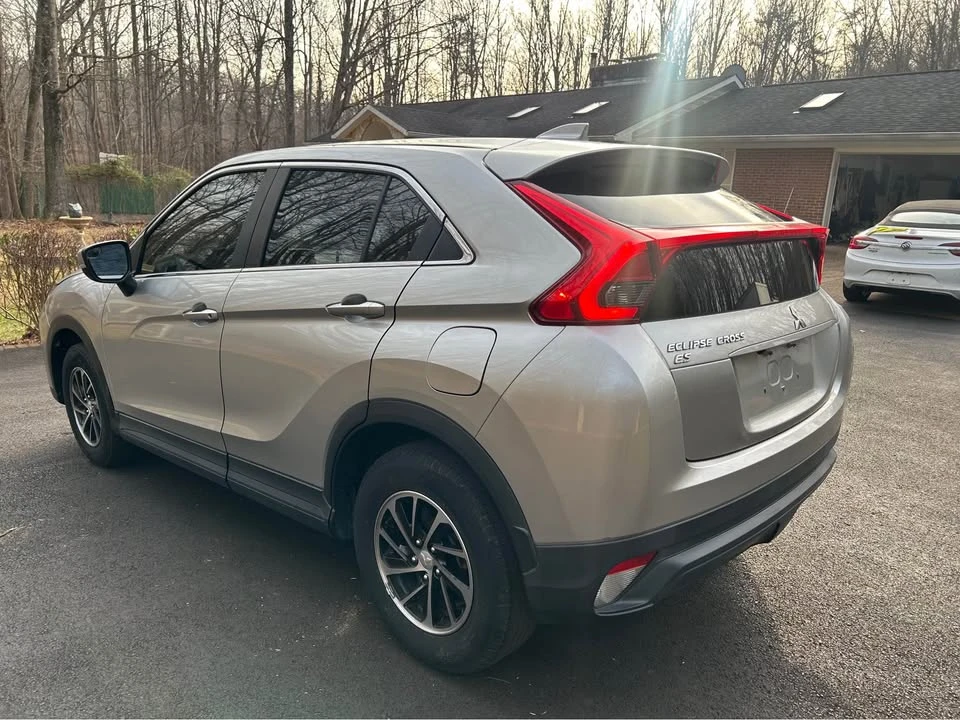 2020 Mitsubishi Eclipse Cross - Image 2 of 12