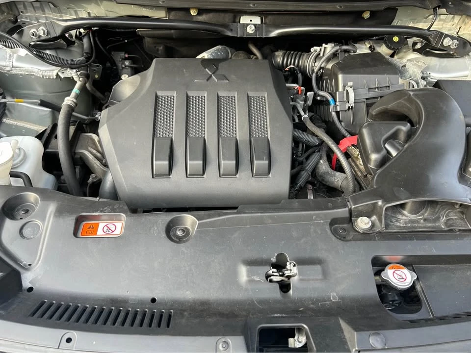 2020 Mitsubishi Eclipse Cross - Image 11 of 12