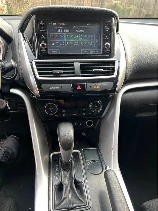 2020 Mitsubishi Eclipse Cross - Image 10 of 12