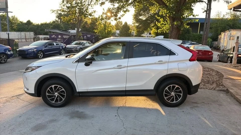 2020 Mitsubishi Eclipse Cross - Image 2 of 14