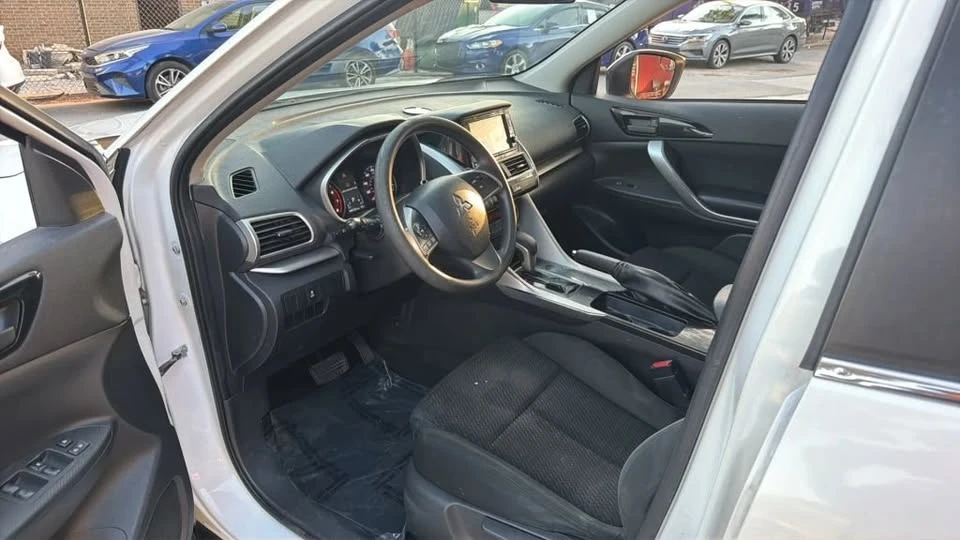 2020 Mitsubishi Eclipse Cross - Image 9 of 14