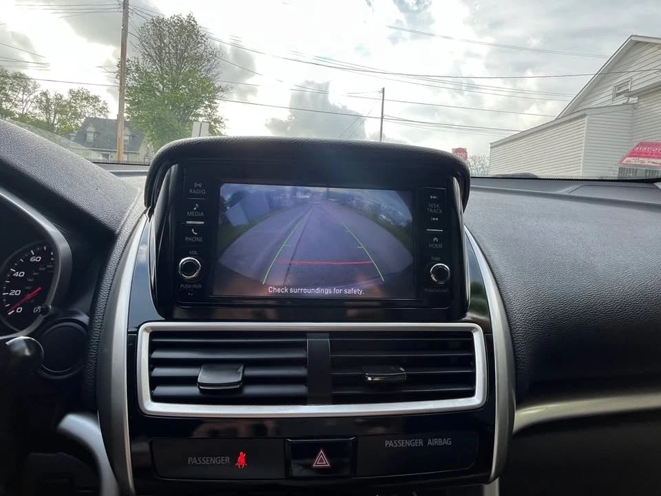 2020 Mitsubishi Eclipse Cross - Image 16 of 20