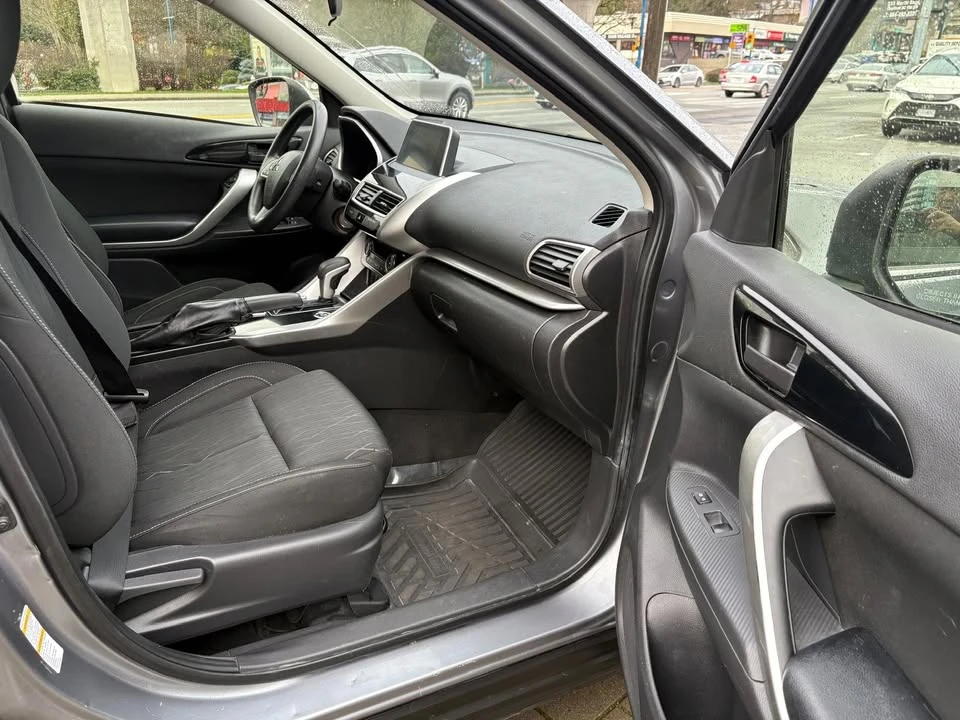 2020 Mitsubishi Eclipse Cross - Image 11 of 19